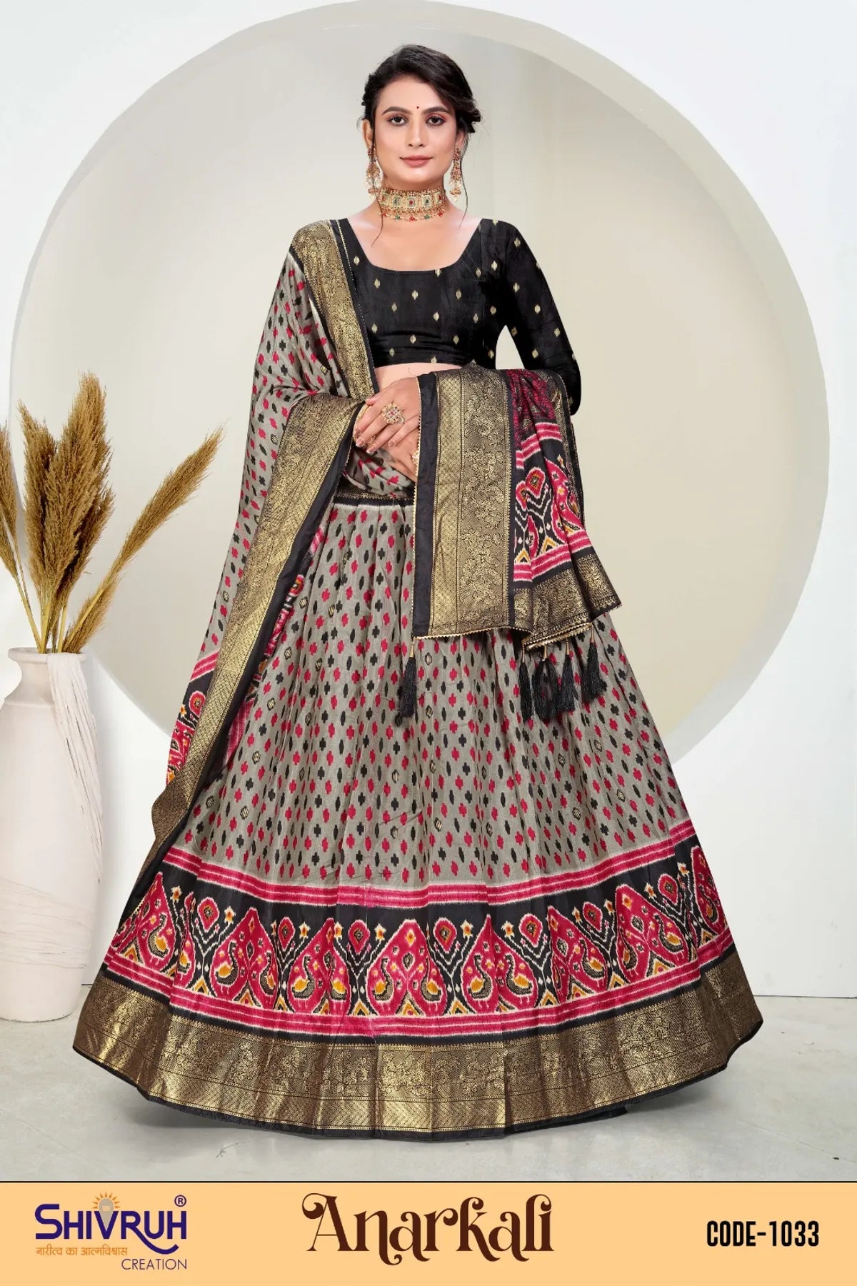 Ethnic saree look paired with chunky jewelry