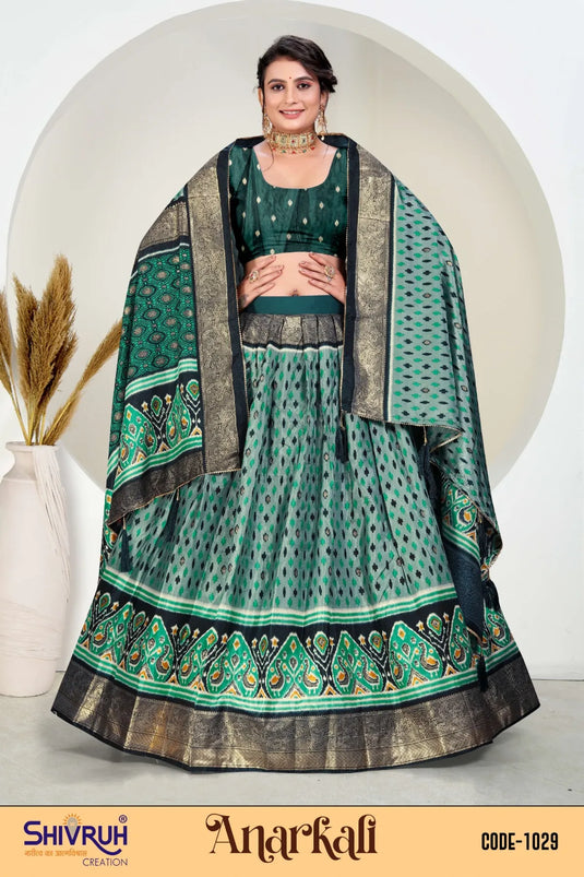 Trending saree with tulle border detailing