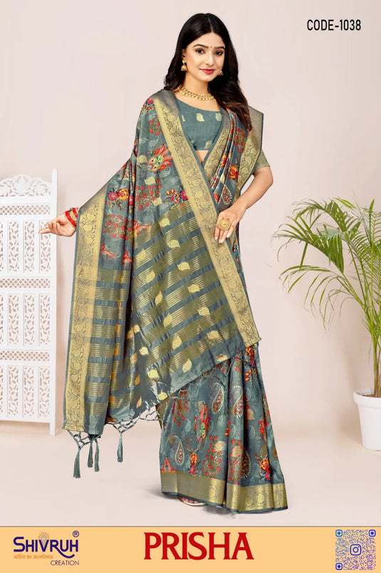 Ethnic saree look with necklace and traditional earrings