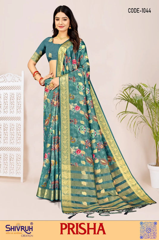 Saree blouse set with blouse and fastening hooks