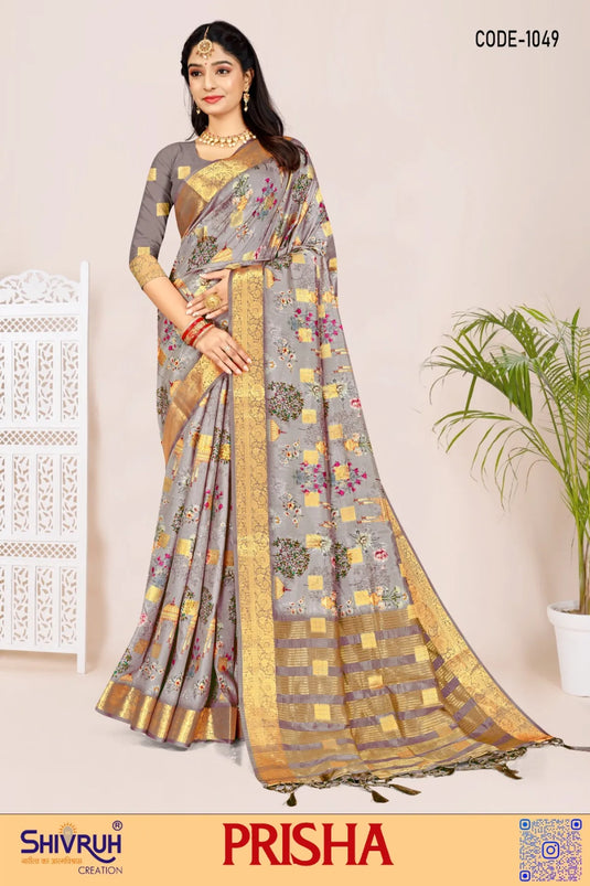 Women saree in lavender with patchwork pallu