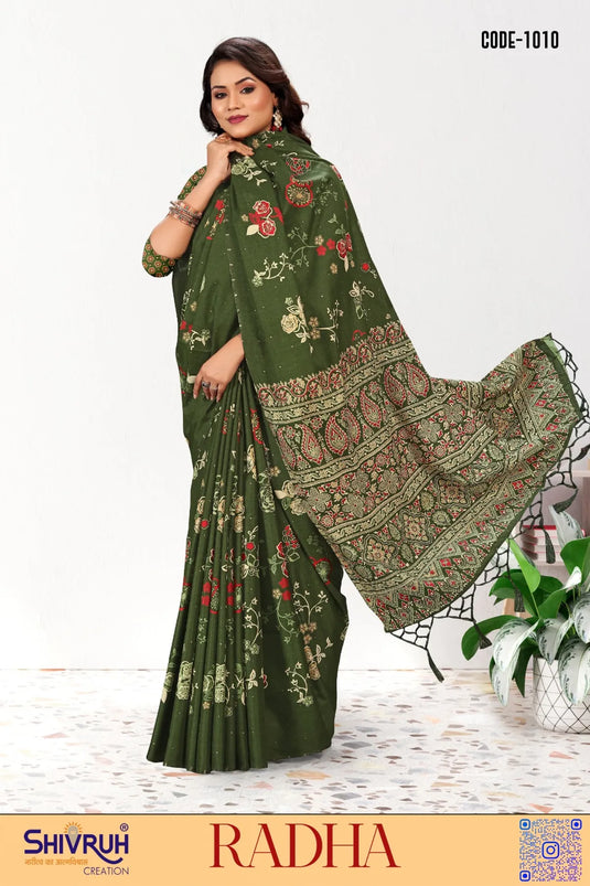 Silk saree with floral jacquard weaving