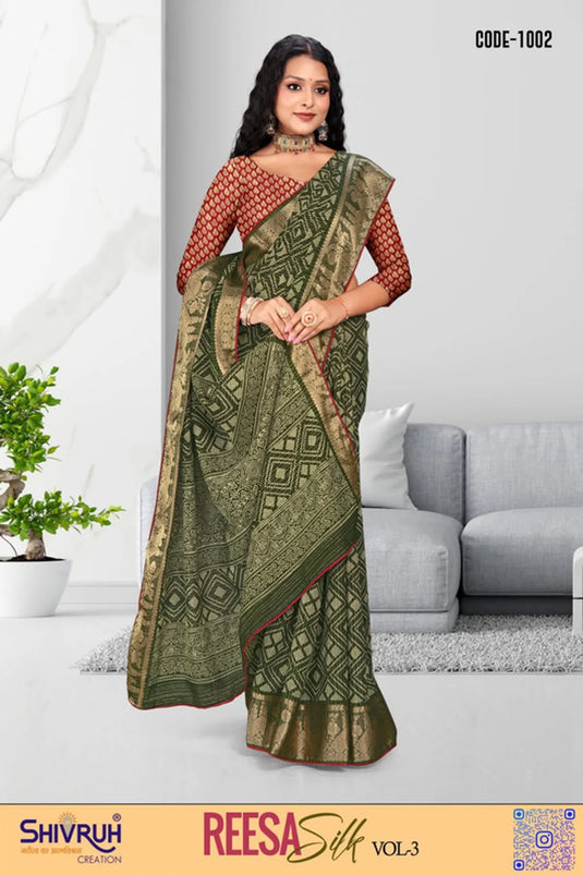 Saree blouse in silk with high collar and organza