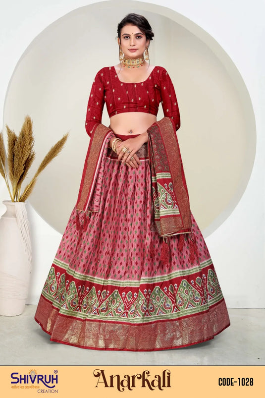 Latest saree in leaf motif brocade print
