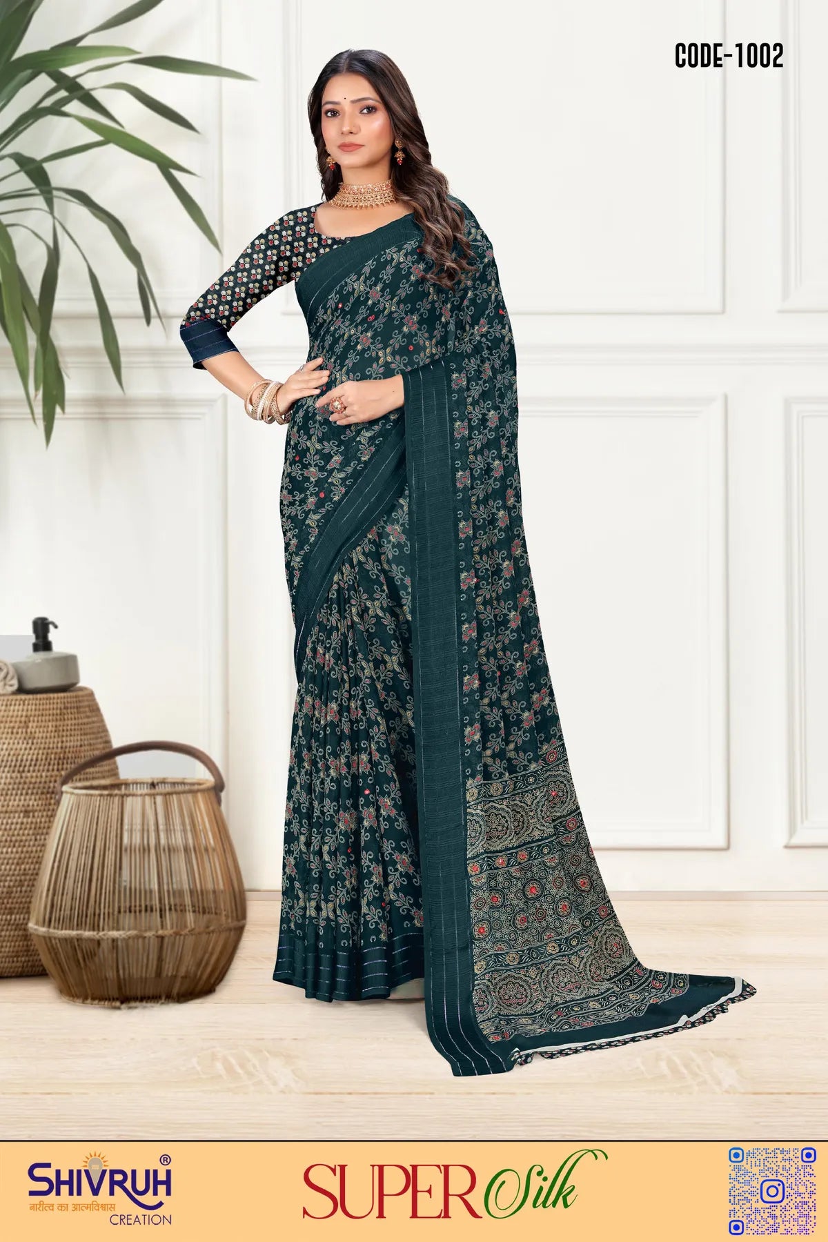 Women saree in dual-tone crepe with floral border