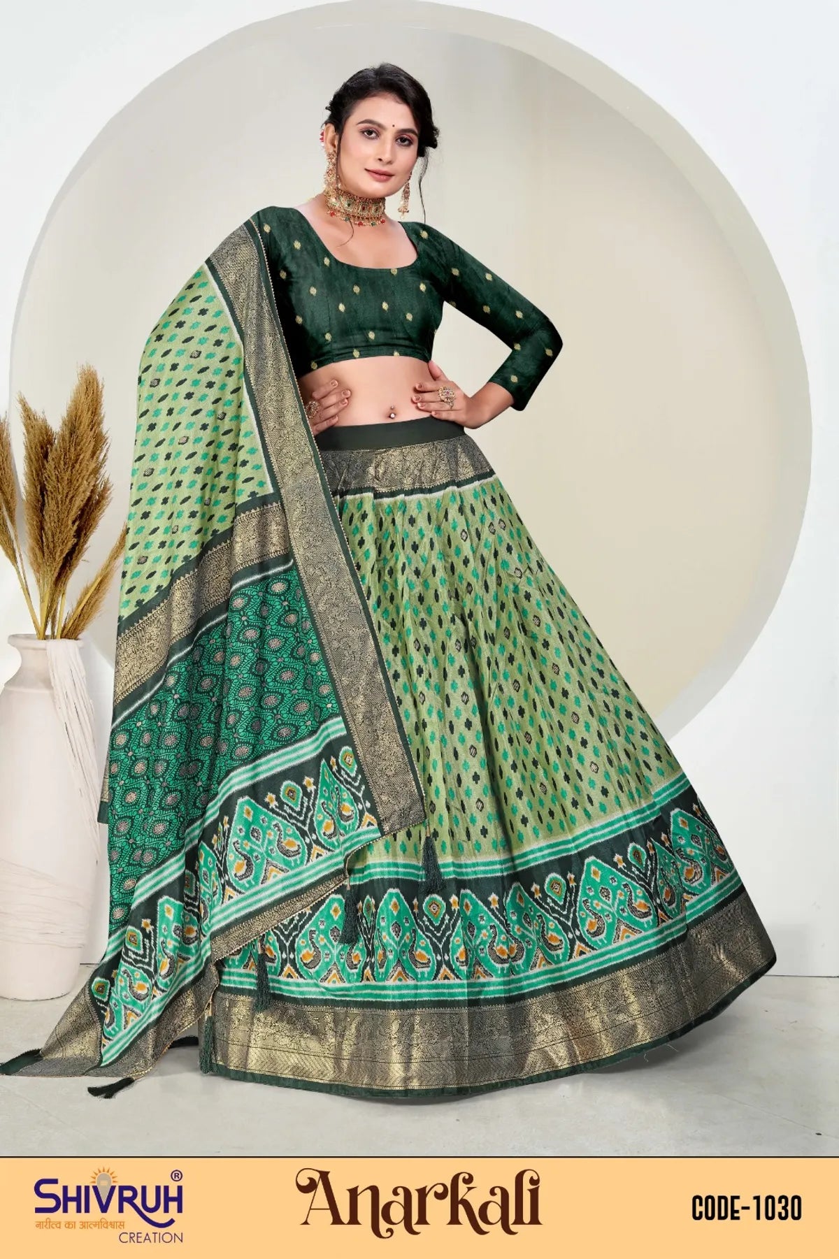 Silk saree with linear floral design