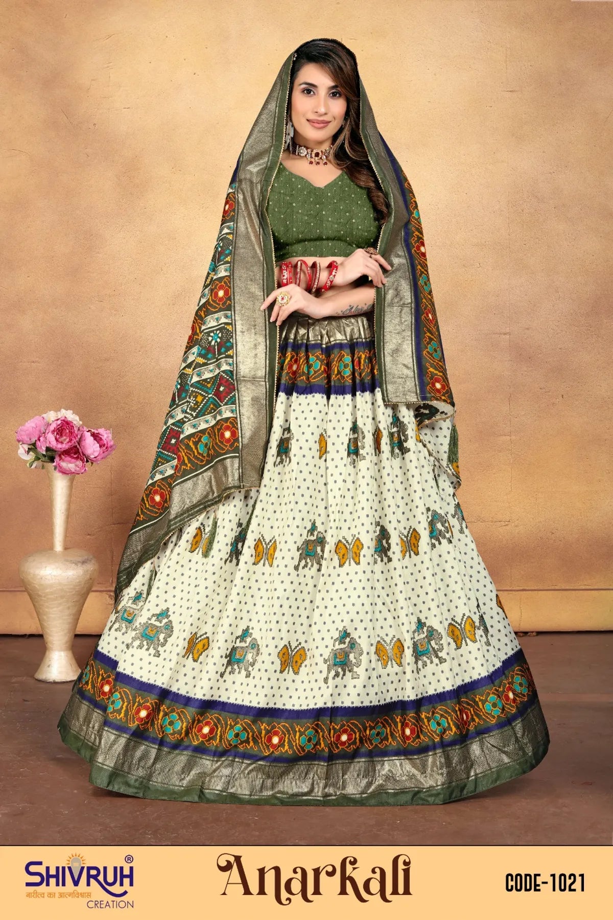 Online saree with customization for blouse fitting